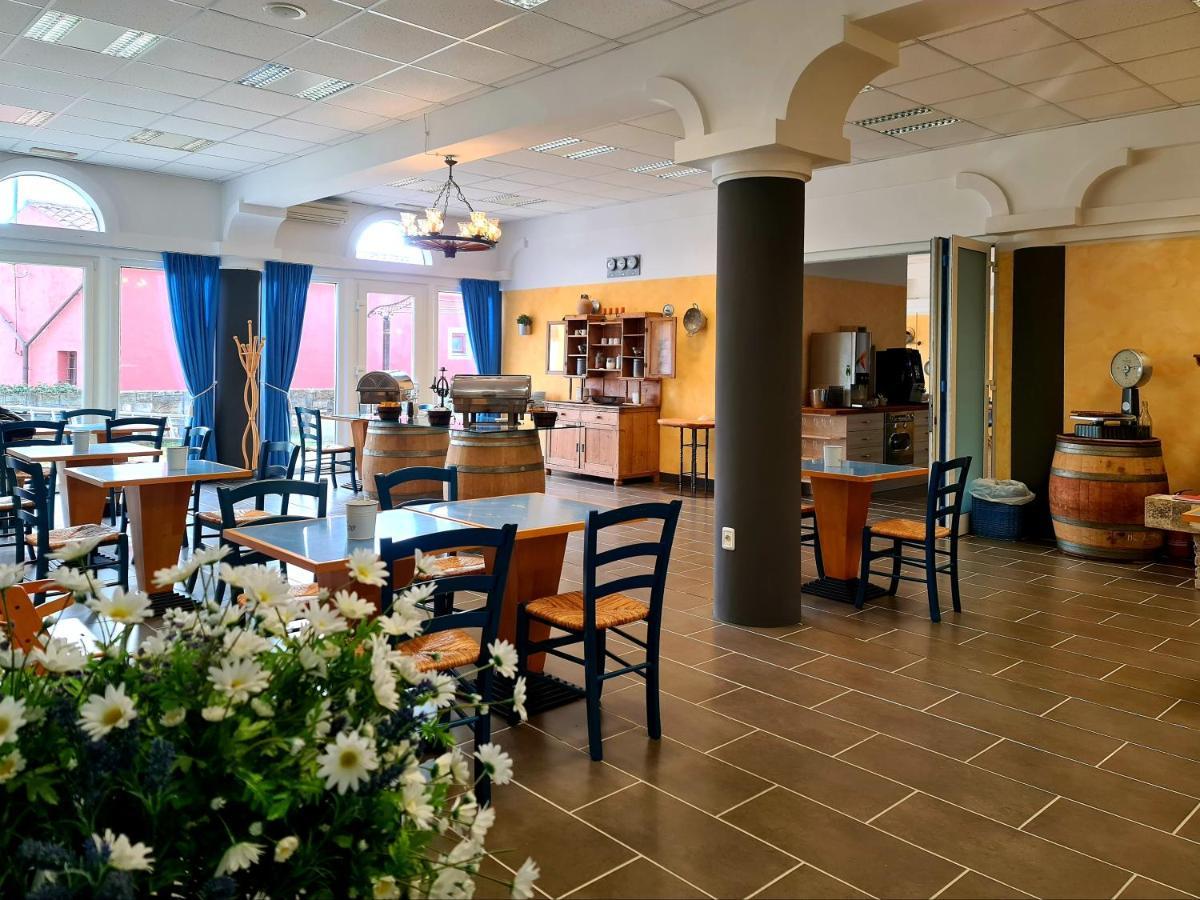 Hotel Stara Sola - Oleander Resort Korte المظهر الخارجي الصورة