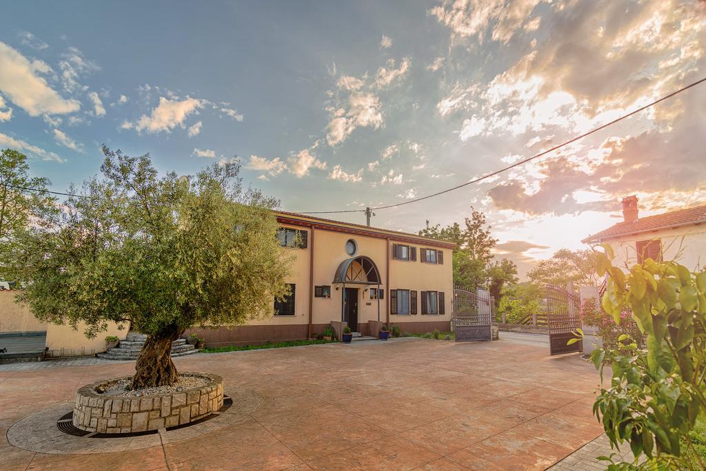 Hotel Stara Sola - Oleander Resort Korte المظهر الخارجي الصورة